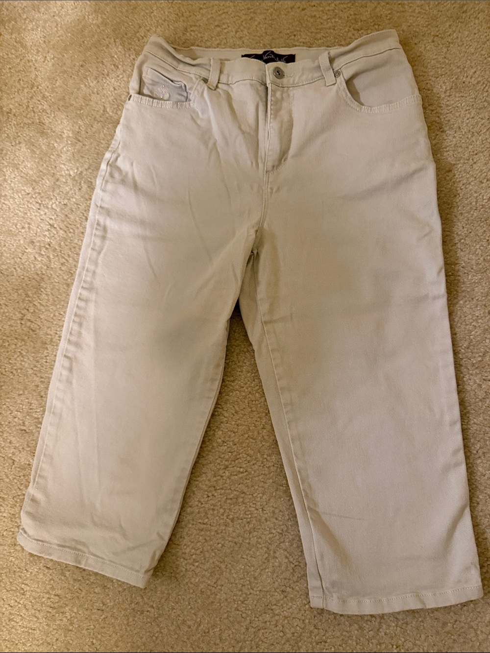 Gloria Vanderbilt Cream Cropped Capri Jeans